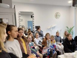 Rok szkolny 2023-2024 - 140 - Spotkanie z paniÑ kosmetolog